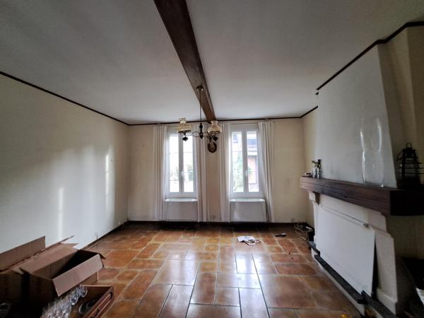 Maison ancienne en pans de bois 104m² plain-pied avec grenier aménageable et dépendances