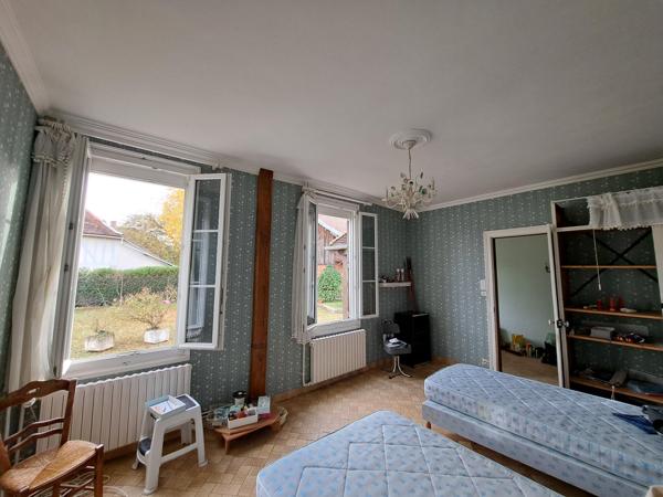 Maison ancienne en pans de bois 104m² plain-pied avec grenier aménageable et dépendances