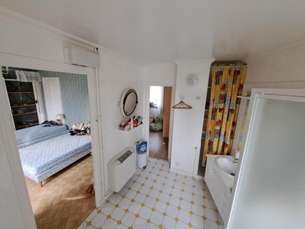 Maison ancienne en pans de bois 104m² plain-pied avec grenier aménageable et dépendances