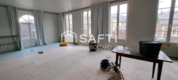 ORBEC CENTRE IMMEUBLE A RENOVER 4 ETAGES 400M² FORT POTENTIEL