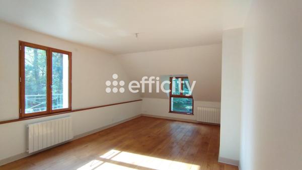 Maison
         8 pièces
        - 176 m² Bien prestige 925 000 € *