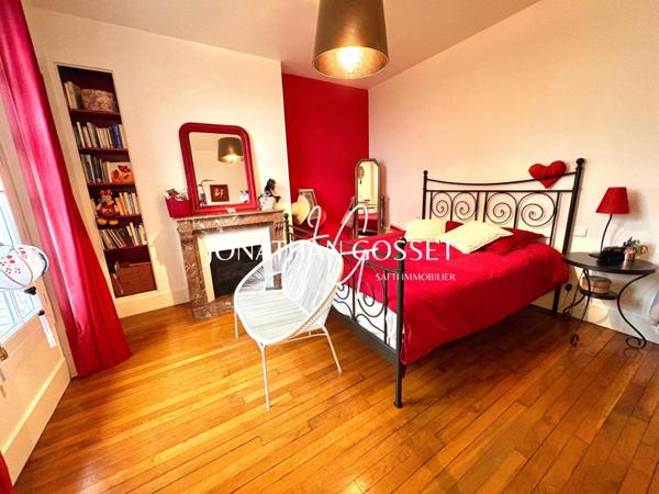 Épones: Propriété familiale de 10pcs - 7ch - 247m² avec sous-sol total et dépendance sur 1235m2 de terrain