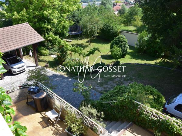 Épones: Propriété familiale de 10pcs - 7ch - 247m² avec sous-sol total et dépendance sur 1235m2 de terrain