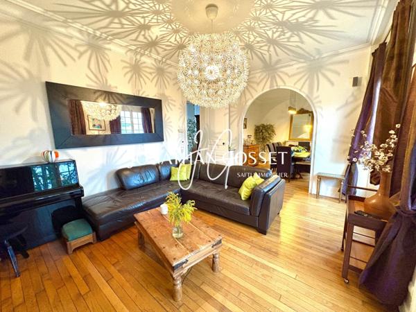 Épones: Propriété familiale de 10pcs - 7ch - 247m² avec sous-sol total et dépendance sur 1235m2 de terrain