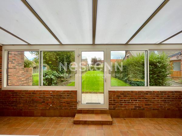 Maison de ville avec jardin, en plein coeur de Tôtes - 5 pièces -153 m2 - Double garage et possibilité d'agrandissement.