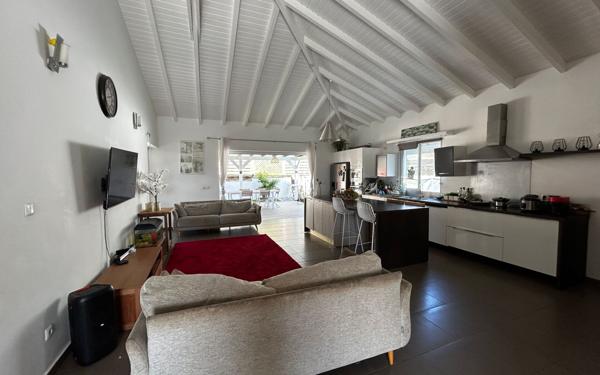 Maison à vendre    4 pièces • 111 m2 Sainte-Anne