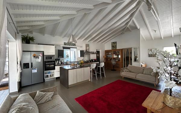 Maison à vendre    4 pièces • 111 m2 Sainte-Anne