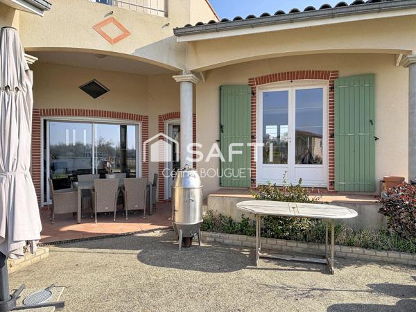 Maison d'architecte de 220m2 avec dépendance 80m2