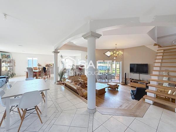 Maison d'architecte de 220m2 avec dépendance 80m2