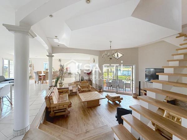 Maison d'architecte de 220m2 avec dépendance 80m2