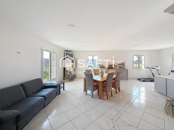 Maison d'architecte de 220m2 avec dépendance 80m2