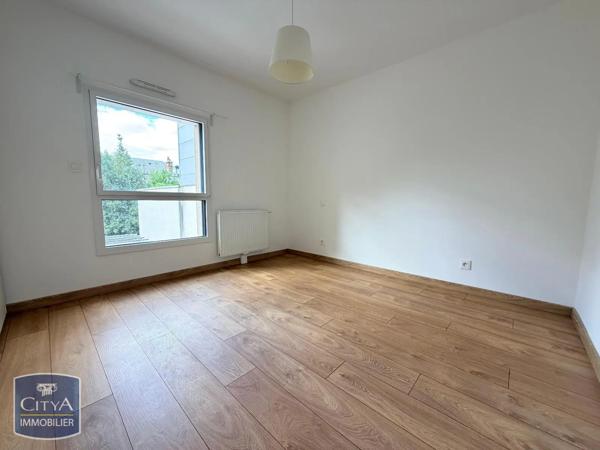 Appartement à louer 3 pièces 67.72m² Tours (37000)