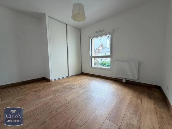Appartement à louer 3 pièces 67.72m² Tours (37000)