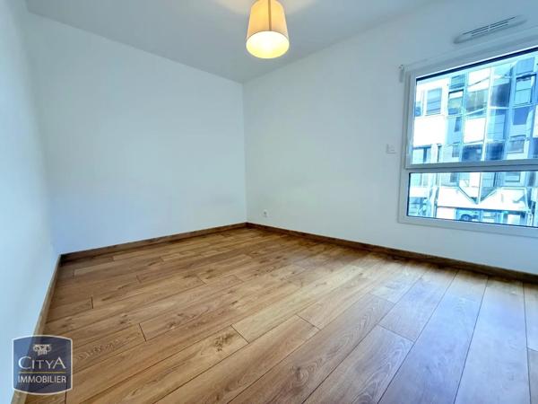 Appartement à louer 3 pièces 67.72m² Tours (37000)