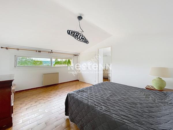 Lourmarin - Maison 5 pièce(s), 180m2, 4 belles chambres, garage-,piscine