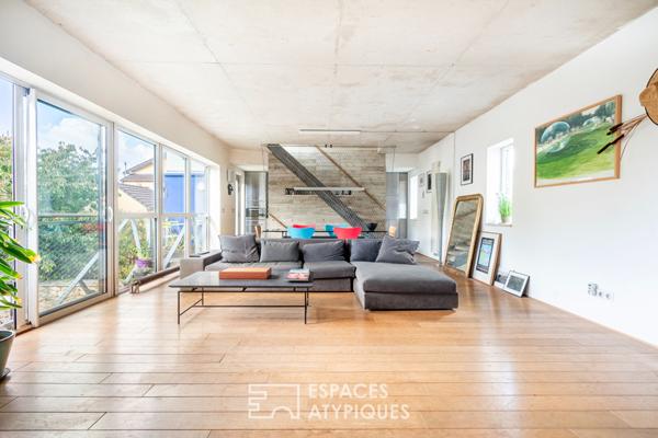 Maison d’architecte esprit loft avec terrasse et jardin à Vitry