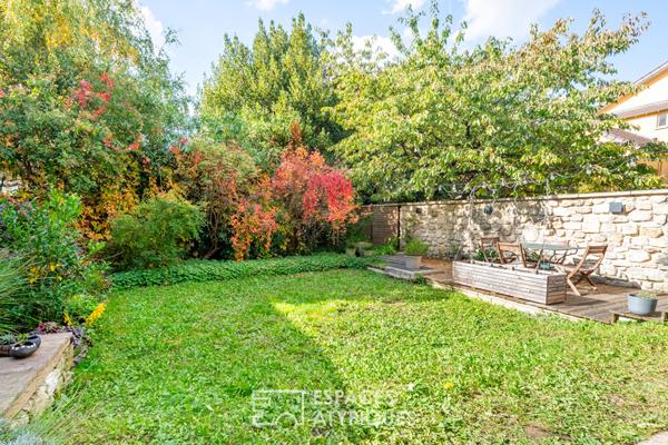 Maison d’architecte esprit loft avec terrasse et jardin à Vitry