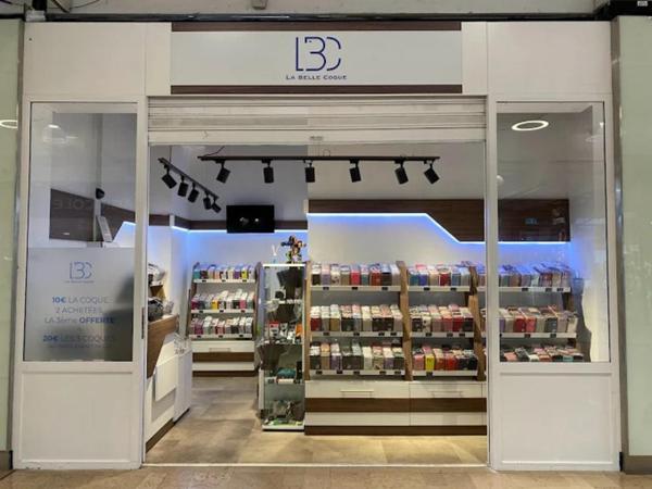 Parts sociales de vente d'accessoires et tablettes (téléphonie )