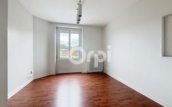 Appartement à louer    3 pièces •  Brive-la-Gaillarde