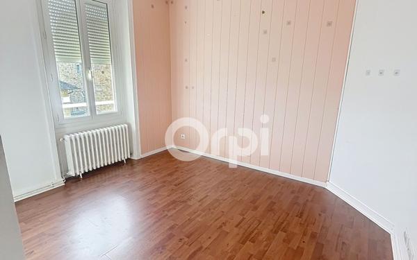 Appartement à louer    3 pièces •  Brive-la-Gaillarde