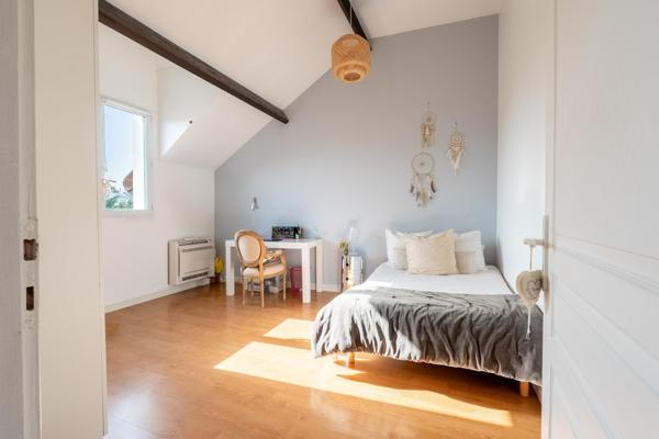 Jolie Meulière, plein centre, de 205 m² habitables