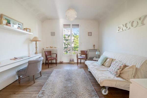 Jolie Meulière, plein centre, de 205 m² habitables