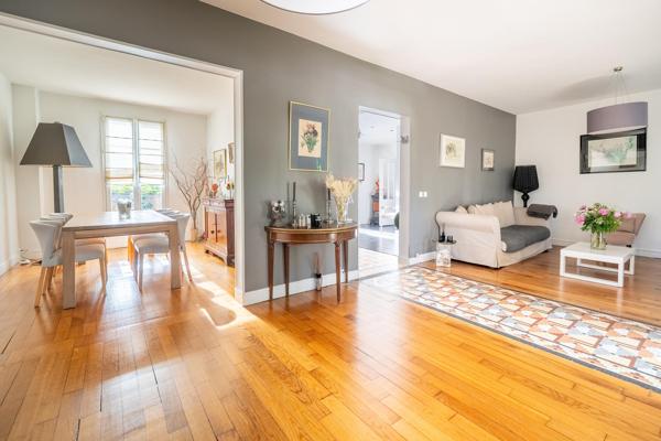 Jolie Meulière, plein centre, de 205 m² habitables