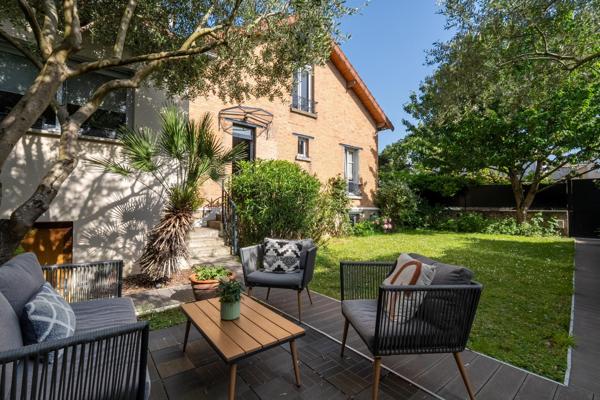 Jolie Meulière, plein centre, de 205 m² habitables