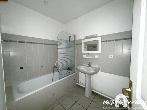 Location Appartement 3 pièces - 78m² - Résidence avec ascenseur - COGNAC Centre-ville