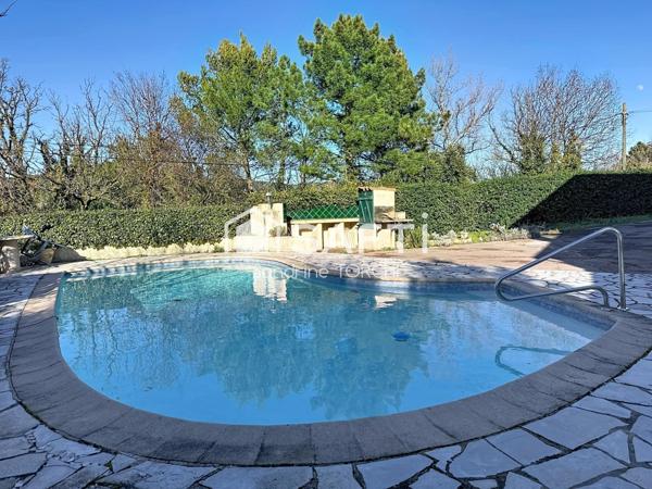Charmante maison avec piscine, garage et dépendance sur 830m² de terrain à Taradeau