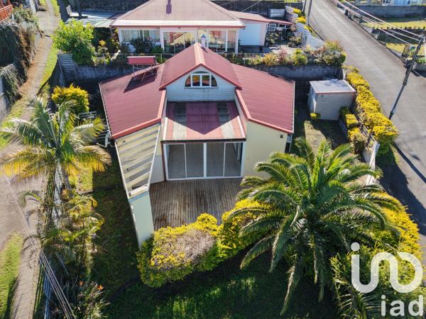 House for sale 4 rooms 131 m² Le Tampon