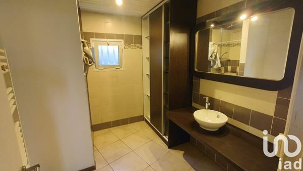 House for sale 4 rooms 131 m² Le Tampon