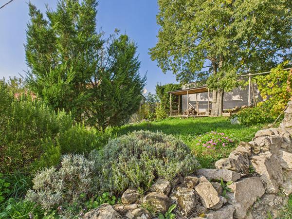 Maison atypique , du charme, du potentiel à Tournon Sur Rhone 5 pièces 138 m2 et dépendances