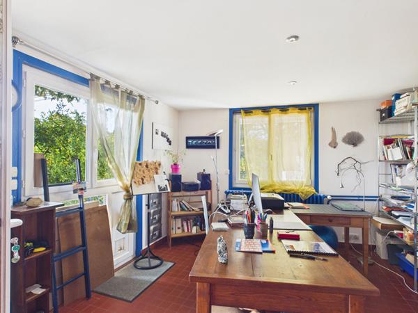 Maison atypique , du charme, du potentiel à Tournon Sur Rhone 5 pièces 138 m2 et dépendances