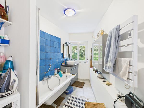 Maison atypique , du charme, du potentiel à Tournon Sur Rhone 5 pièces 138 m2 et dépendances