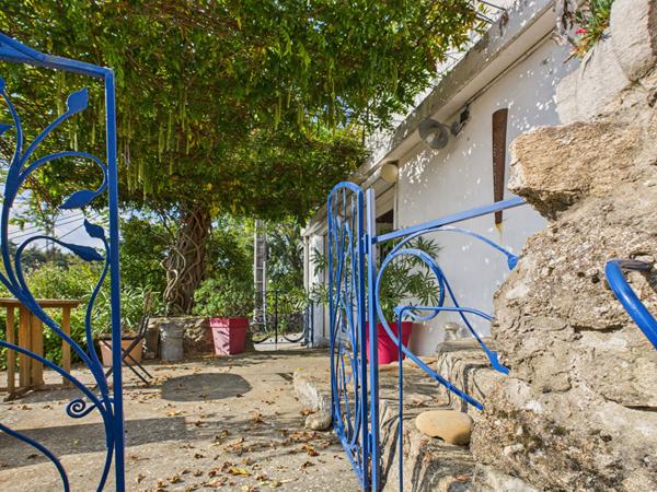 Maison atypique , du charme, du potentiel à Tournon Sur Rhone 5 pièces 138 m2 et dépendances