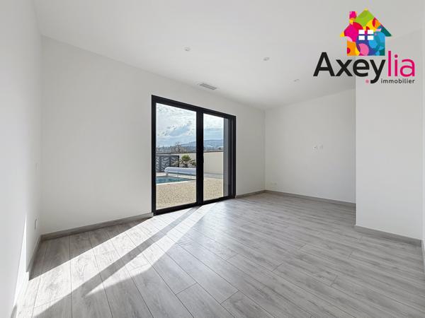 Saint-Alban-les-Eaux (42370) A VENDRE - SAINT-ALBAN-LES-EAUX - MAISON NEUVE DE 125M2 AVEC 3 CHAMBRES, TERRASSE, PISCINE, GARAGE ET TERRAIN