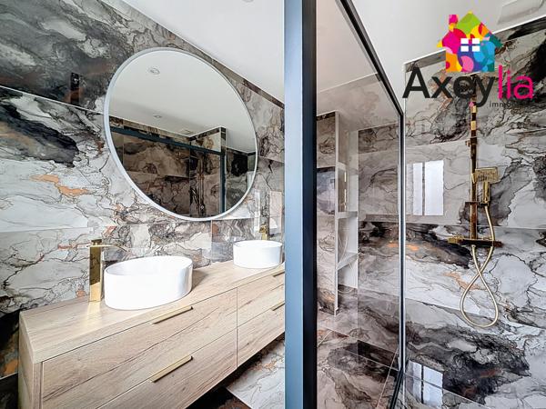 Saint-Alban-les-Eaux (42370) A VENDRE - SAINT-ALBAN-LES-EAUX - MAISON NEUVE DE 125M2 AVEC 3 CHAMBRES, TERRASSE, PISCINE, GARAGE ET TERRAIN