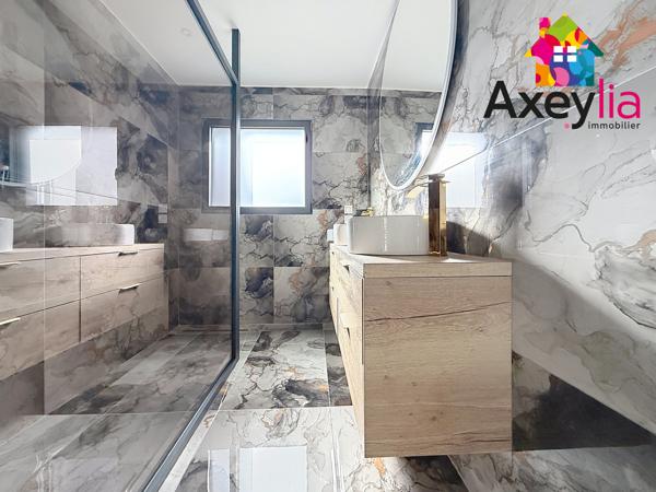 Saint-Alban-les-Eaux (42370) A VENDRE - SAINT-ALBAN-LES-EAUX - MAISON NEUVE DE 125M2 AVEC 3 CHAMBRES, TERRASSE, PISCINE, GARAGE ET TERRAIN