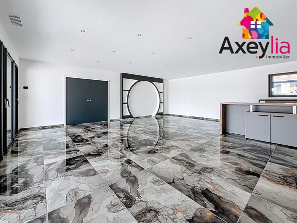 Saint-Alban-les-Eaux (42370) A VENDRE - SAINT-ALBAN-LES-EAUX - MAISON NEUVE DE 125M2 AVEC 3 CHAMBRES, TERRASSE, PISCINE, GARAGE ET TERRAIN