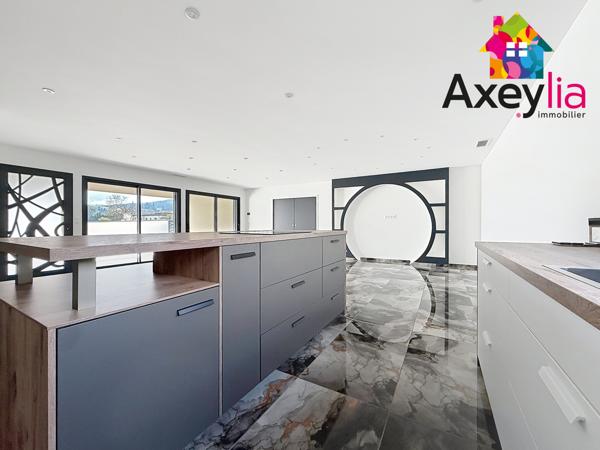Saint-Alban-les-Eaux (42370) A VENDRE - SAINT-ALBAN-LES-EAUX - MAISON NEUVE DE 125M2 AVEC 3 CHAMBRES, TERRASSE, PISCINE, GARAGE ET TERRAIN