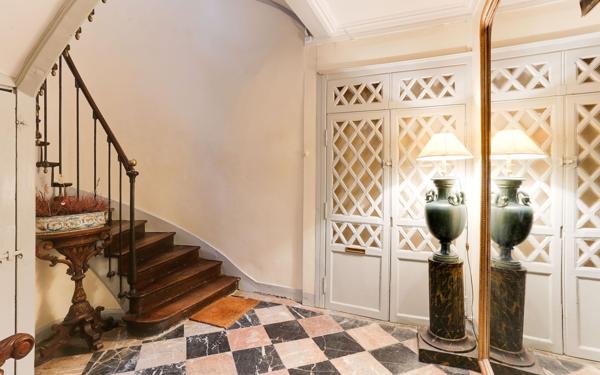 Appartement à vendre    9 pièces • 260 m2 Rennes