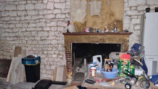 Maison à restaurer à vendre à Jonzac en Charente-Maritime (17500), ref : 1856