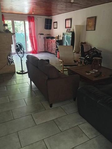 Vente                                                      Maison
                        
                     5 pièces                      134 m2                     à Port-Saint-Louis-du-Rhône