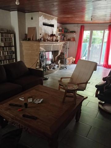 Vente                                                      Maison
                        
                     5 pièces                      134 m2                     à Port-Saint-Louis-du-Rhône