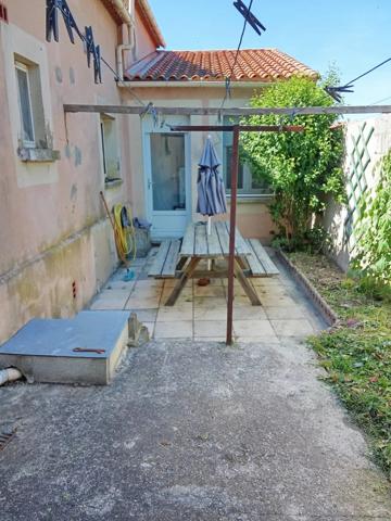 Vente                                                      Maison
                        
                     5 pièces                      134 m2                     à Port-Saint-Louis-du-Rhône