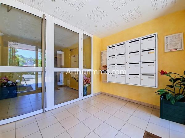 Vente                                                      Appartement
                        
                     3 pièces                      65 m2                     à Boissy-Saint-Léger