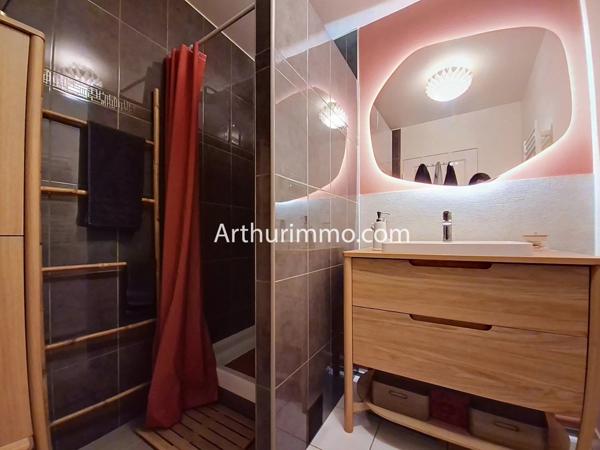 Vente                                                      Appartement
                        
                     3 pièces                      65 m2                     à Boissy-Saint-Léger