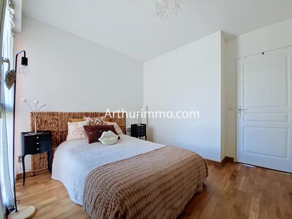 Vente                                                      Appartement
                        
                     3 pièces                      65 m2                     à Boissy-Saint-Léger