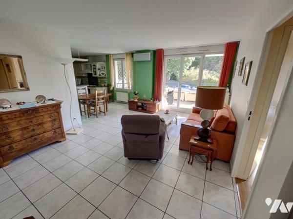 NEUVILLE SUR SAÔNE (69250) appartement T2 50m² parking privatif cave